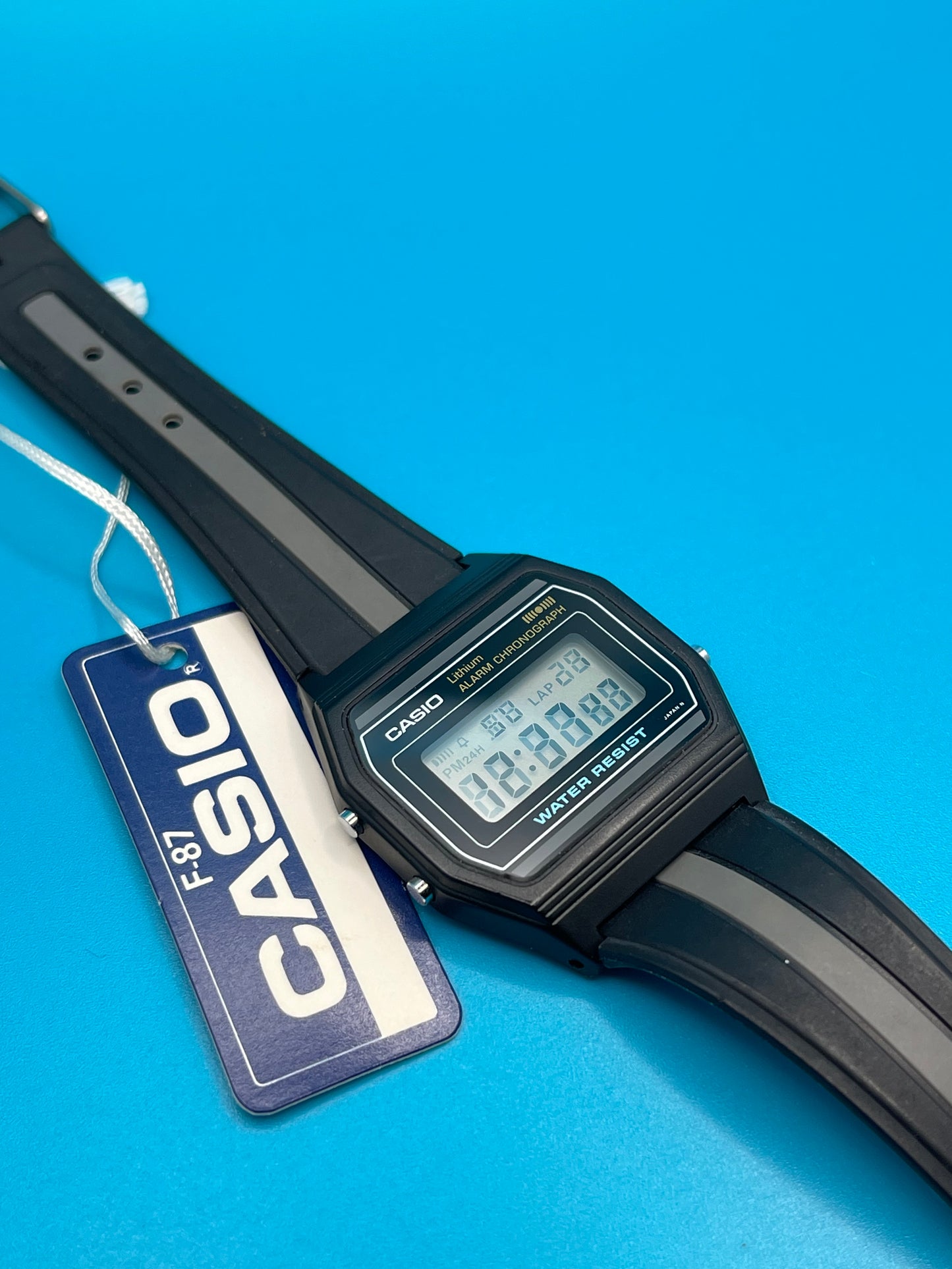 1984 Casio F-87 NEW OLD STOCK