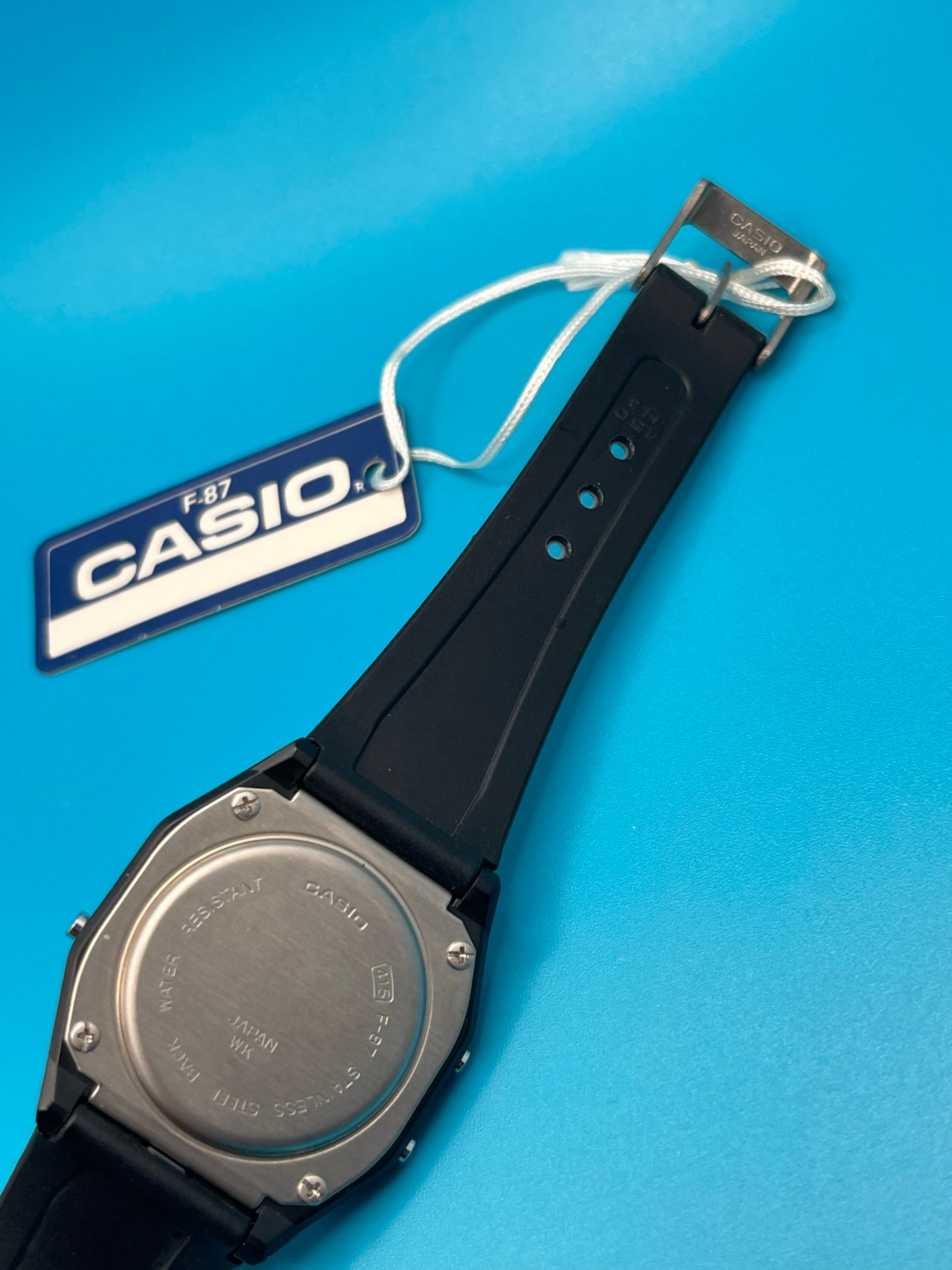 1984 Casio F-87 NEW OLD STOCK