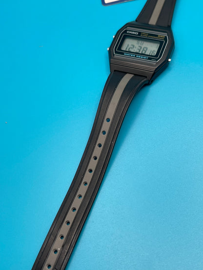 1984 Casio F-87 NEW OLD STOCK