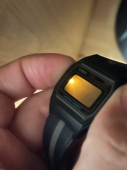 1984 Casio F-87 NEW OLD STOCK