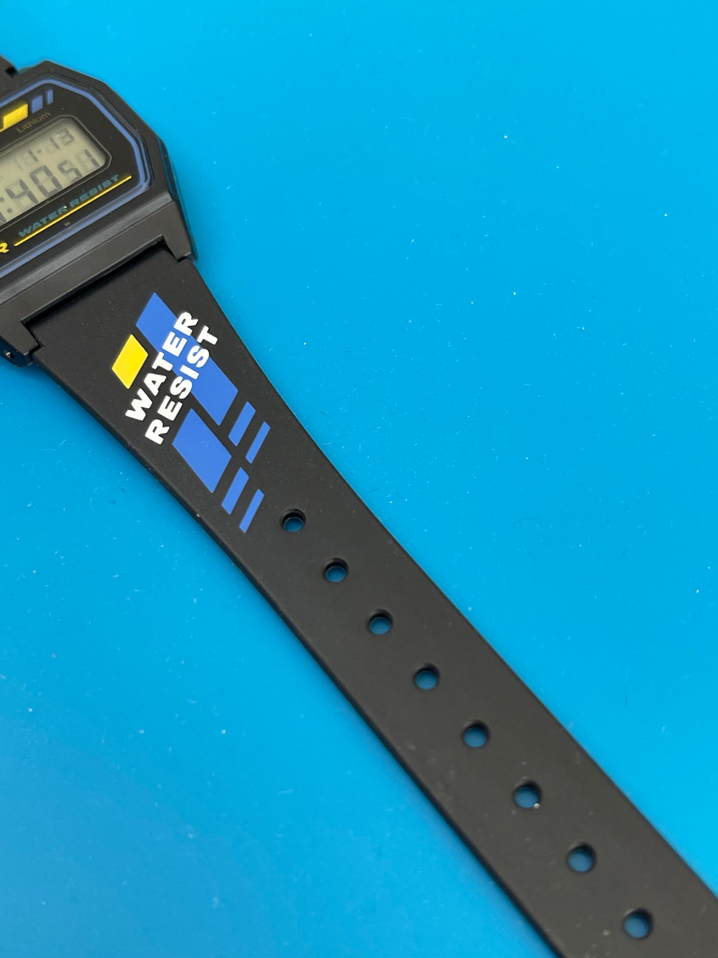 Casio F-23 In packaging