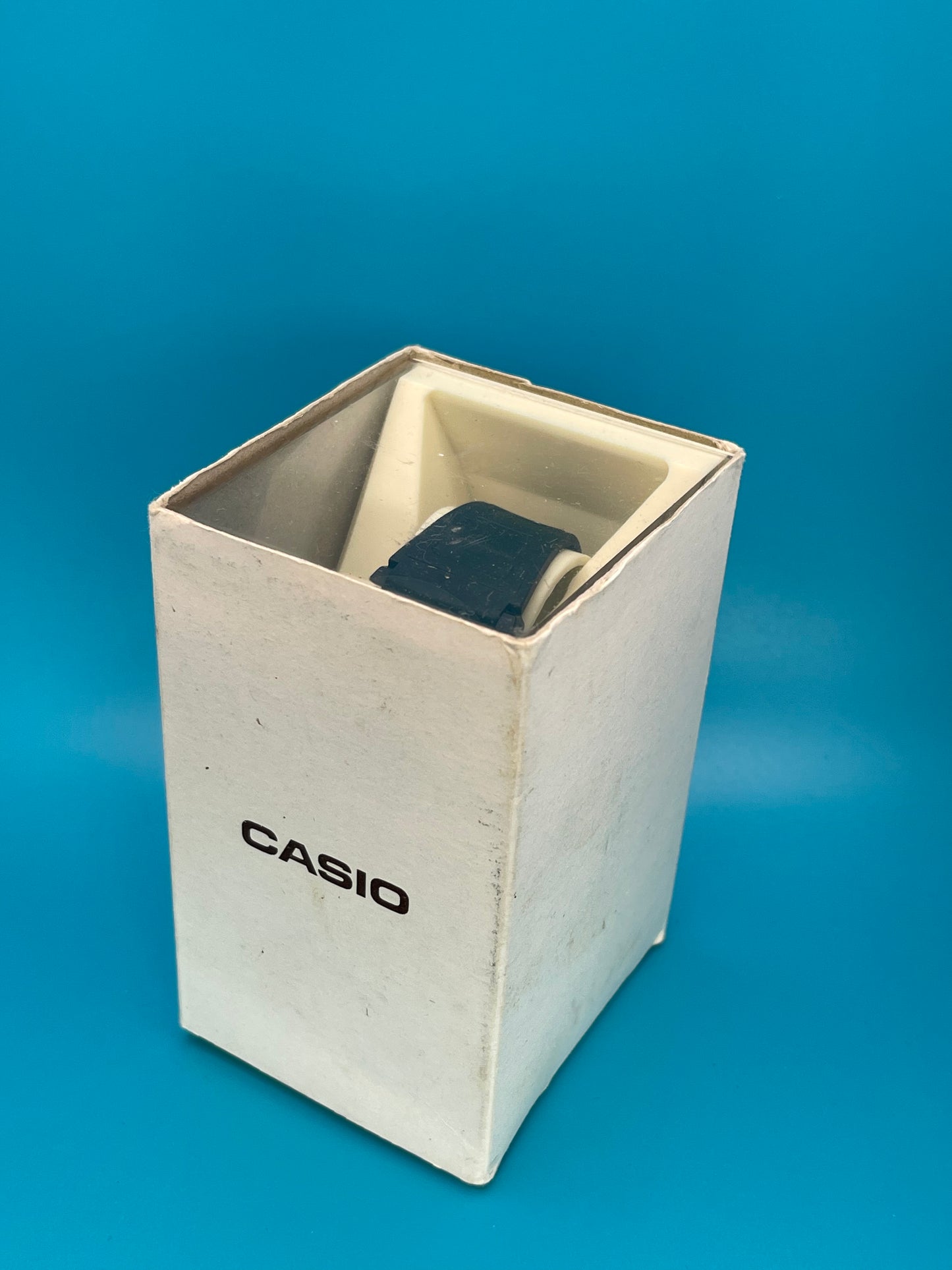 1984 Casio F-21 unused in its original box (RARE FIND)