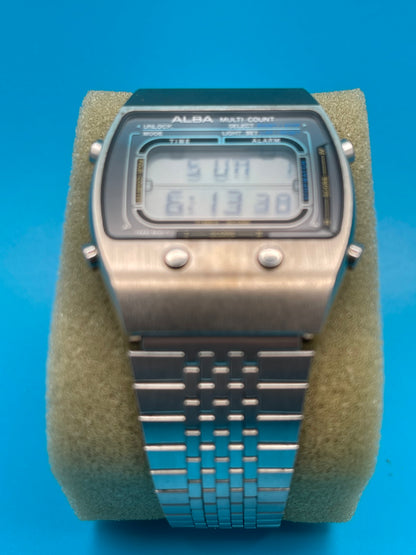 1980s Alba digital watch Y665-5010