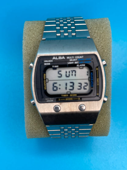 1980s Alba digital watch Y665-5010