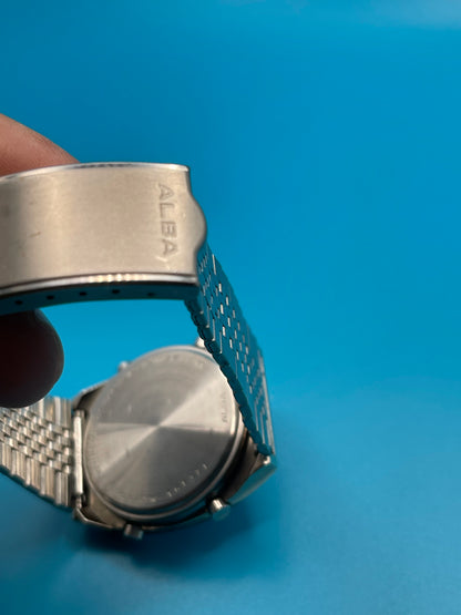 1980s Alba digital watch Y665-5010