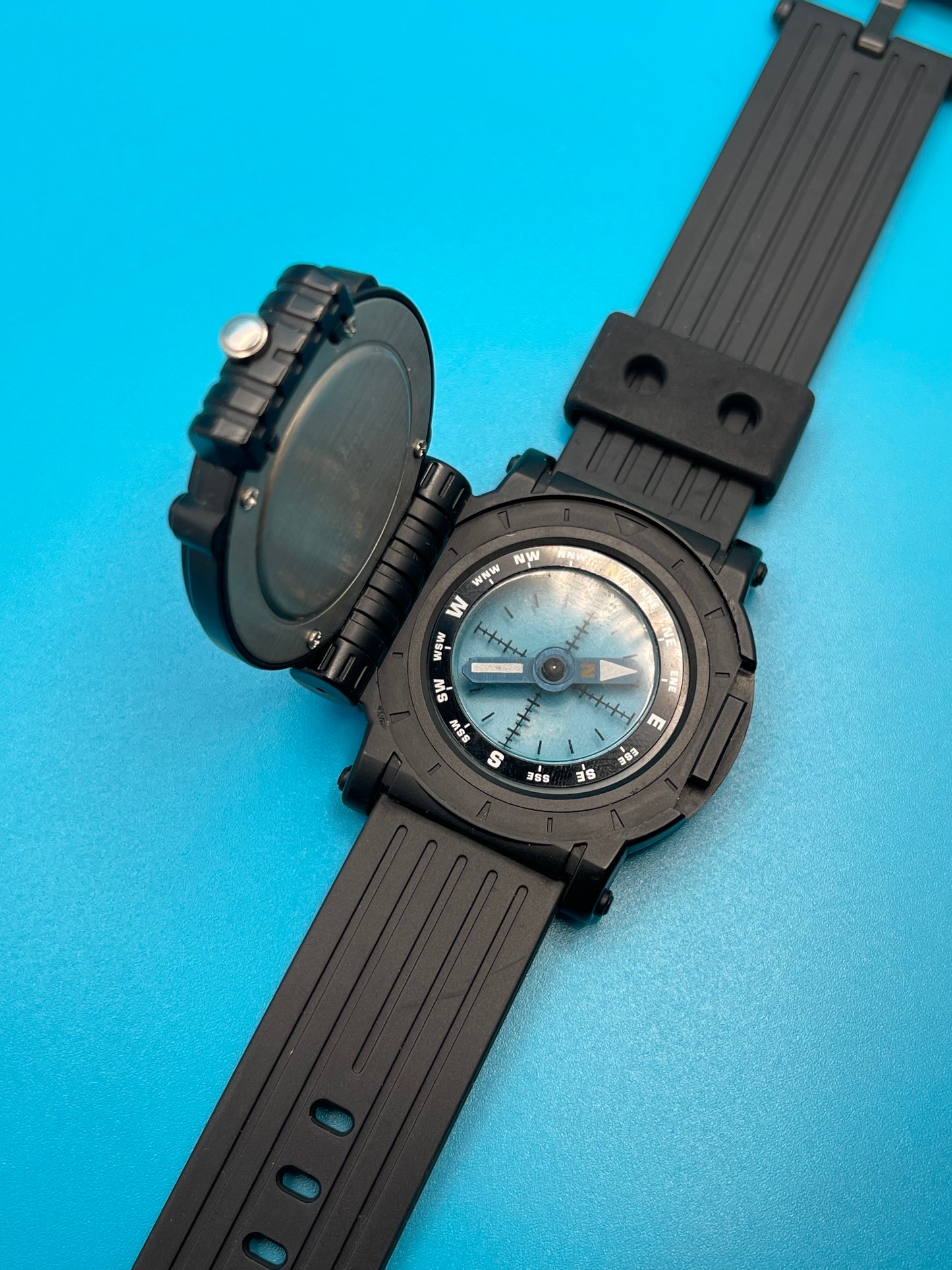 Casio MW-43 flip top compass