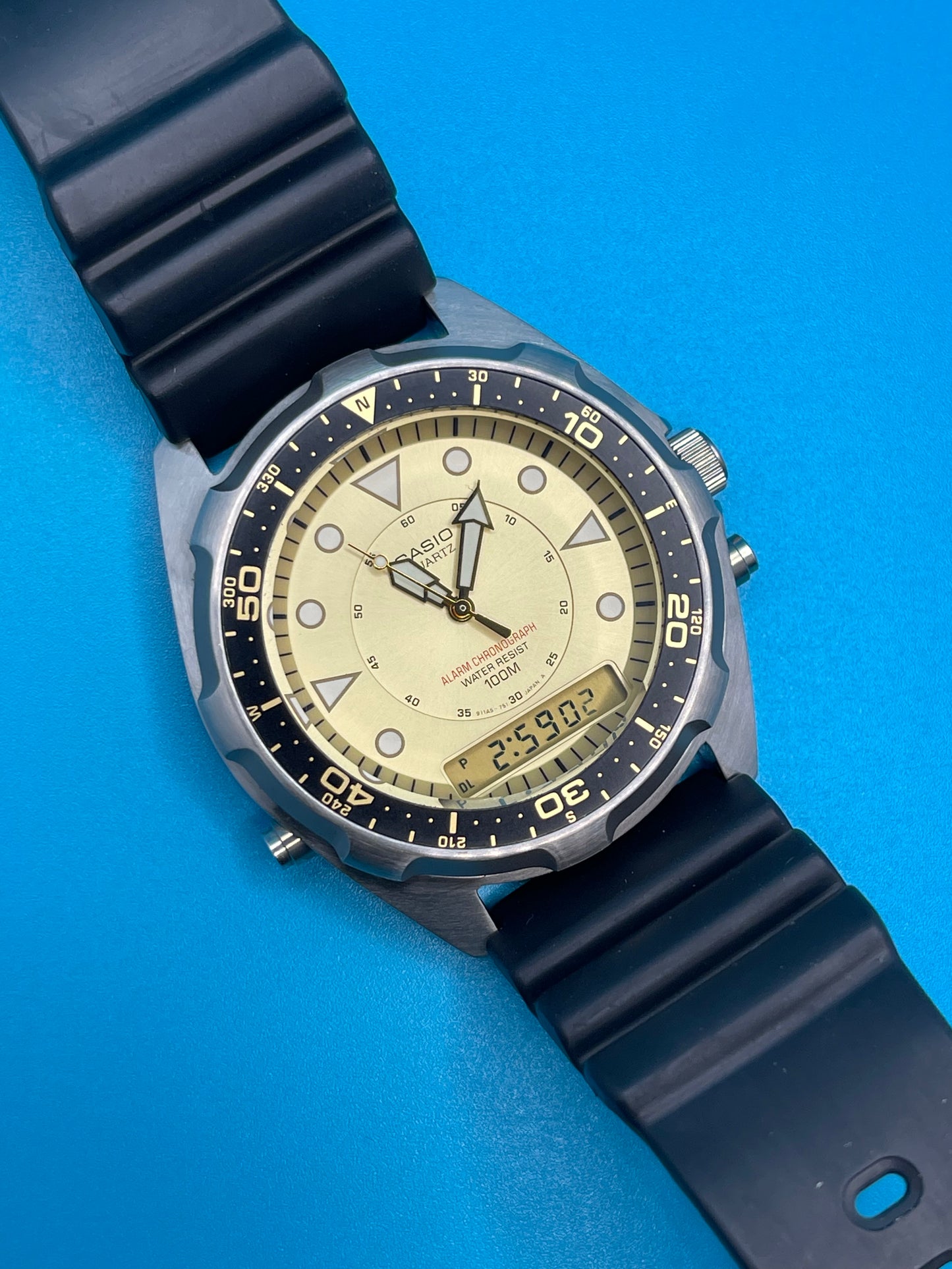 1990 Casio AMW-320c Japan DIVERS WATCH
