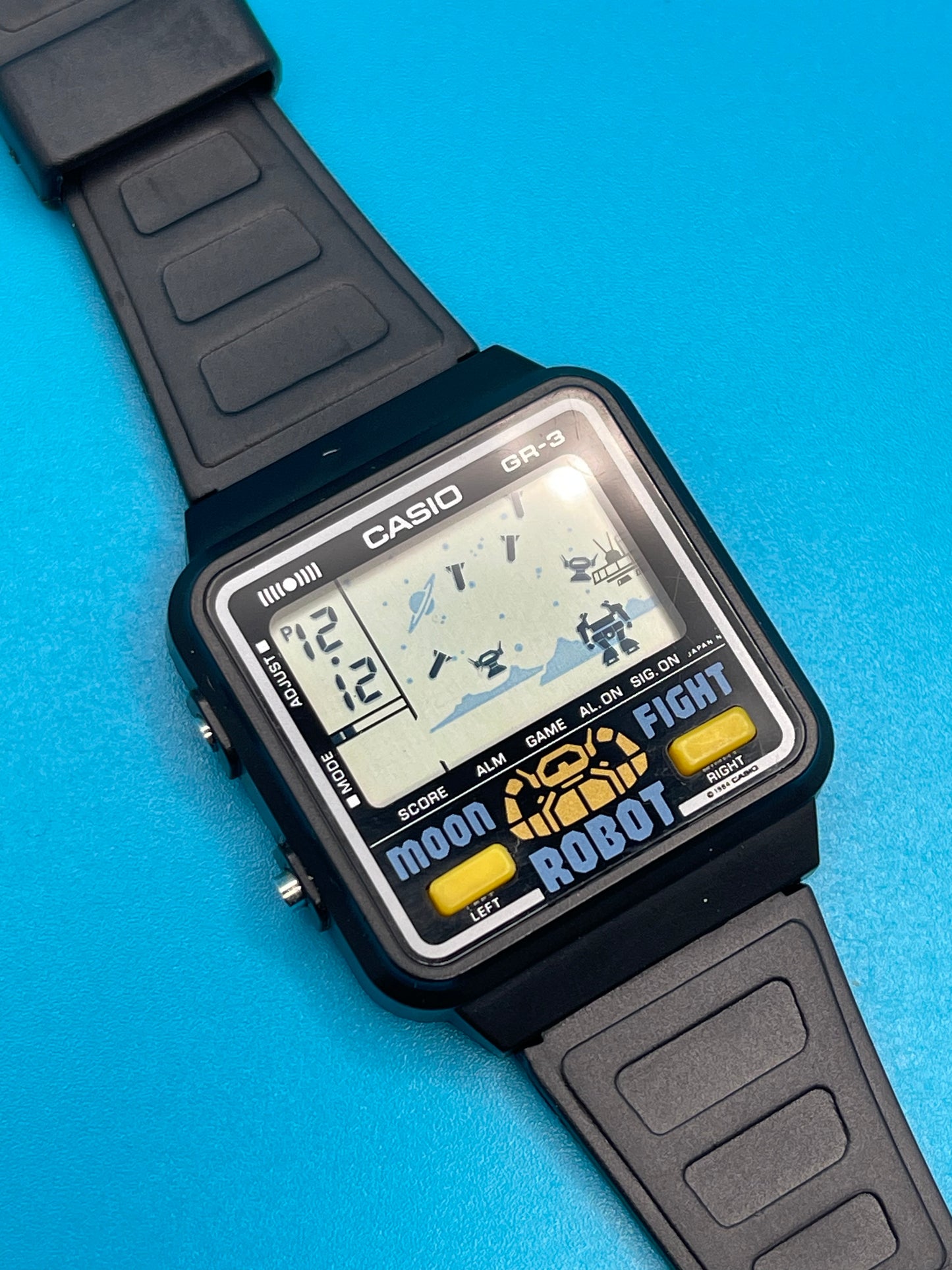 1984 Casio GR-3 Moon Fight Robot Game watch