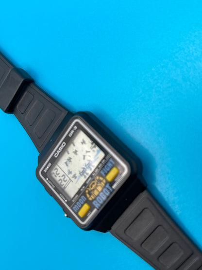 1984 Casio GR-3 Moon Fight Robot Game watch